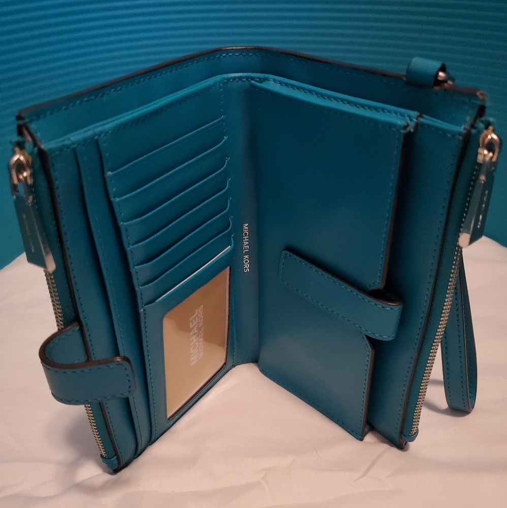 Michael kors wallet